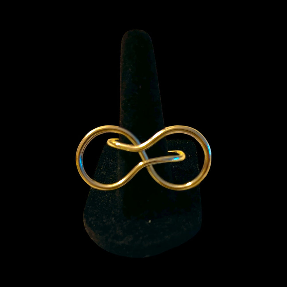 Akeo Infinity Ring – Forever in Style