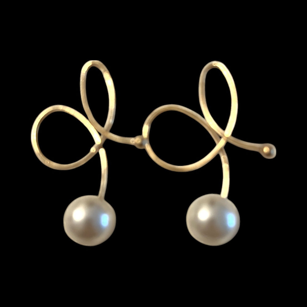 Oshun Swirls – Handmade Pearl Earrings